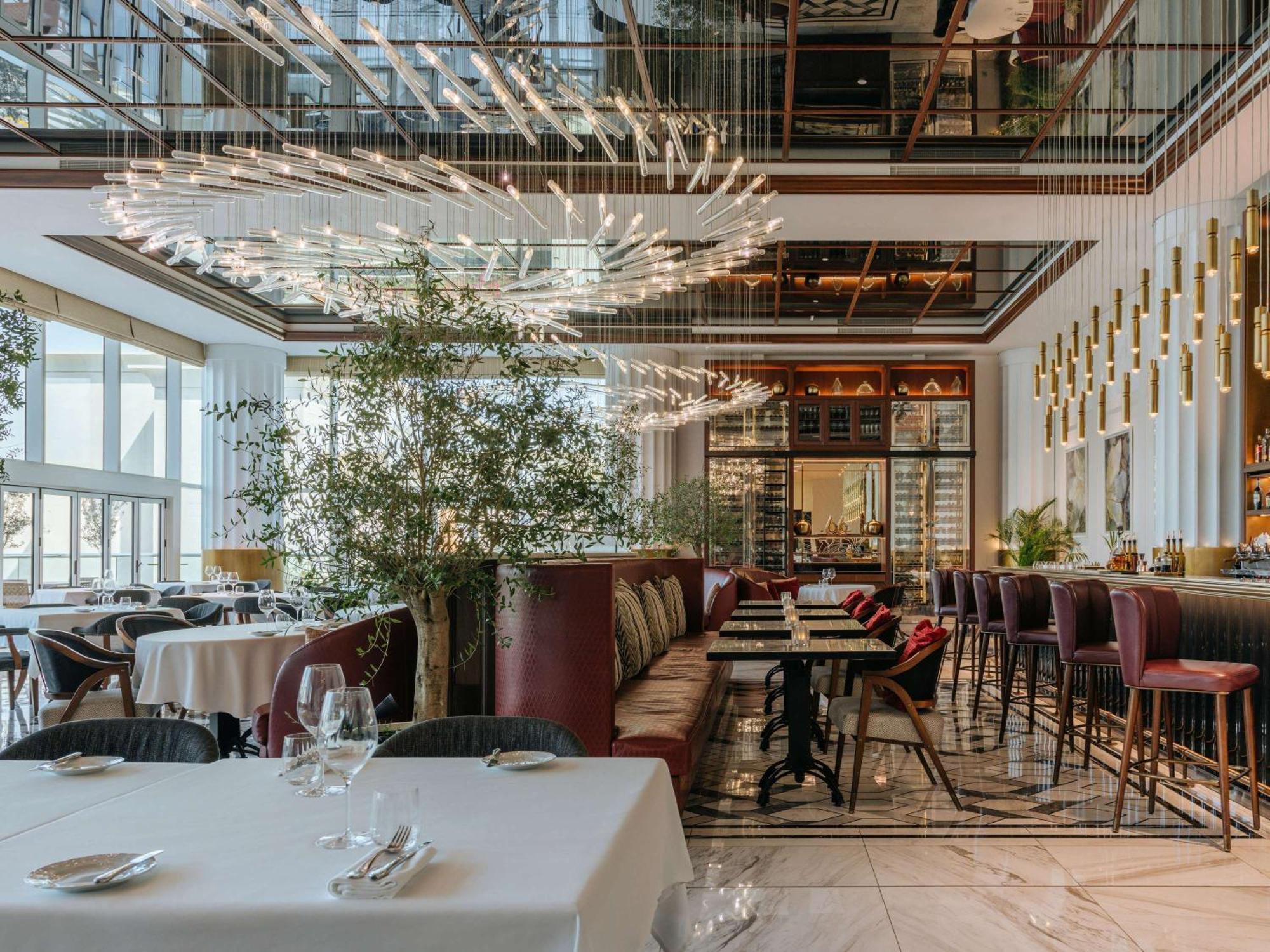 Sofitel Dubai The Obelisk Ξενοδοχείο Εξωτερικό φωτογραφία Restaurant in the hotel